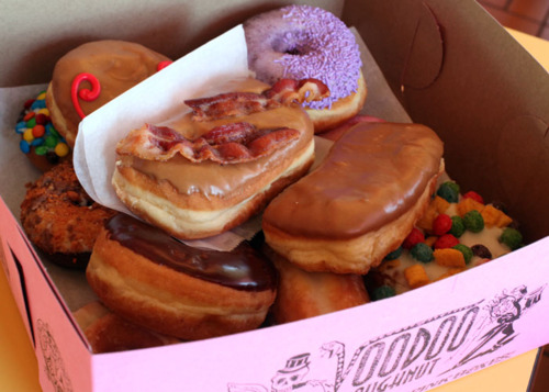 „Voo doo ich denn mei Essen hin?“ – „Na schonmal nicht in meine&nbsp;Rituale!“